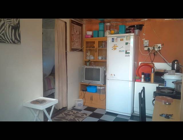 7 BEDROOM HOUSE FOR SALE IN NOMZAMO